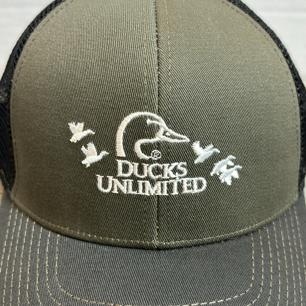 DUCKS UNLIMITED Black & Olive Green Cap - Picture 2 of 9